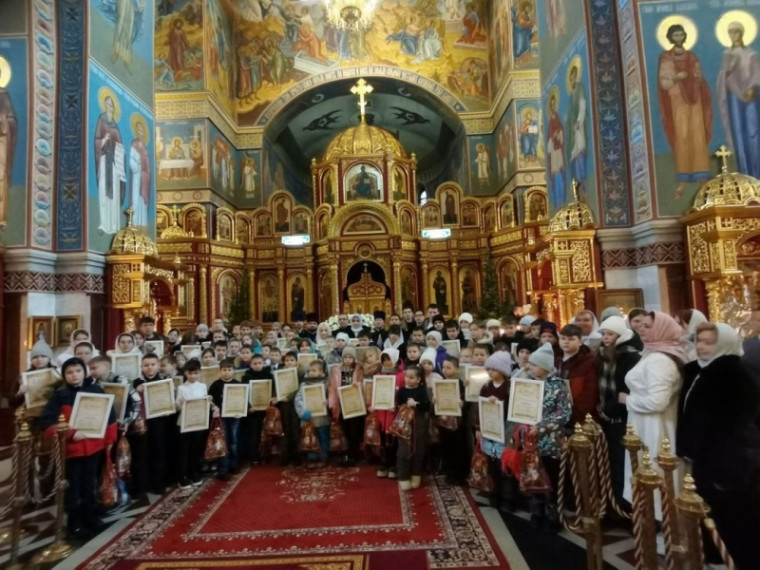 "Рождество - это время великой радости: время вспоминать прошлое и надеяться на будущее".